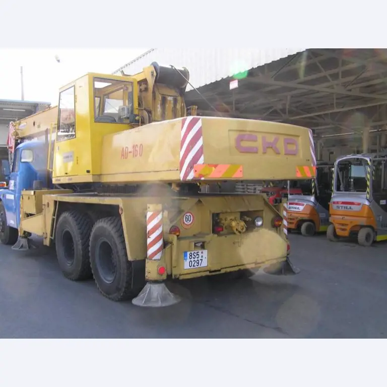 Prumyslových robotu-10